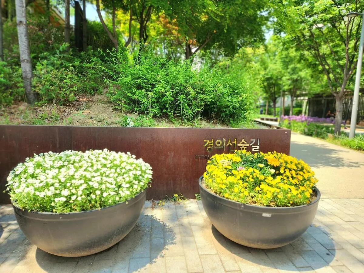 Stay Byulbam - 5Mins To Hyochang Park Station Seoul