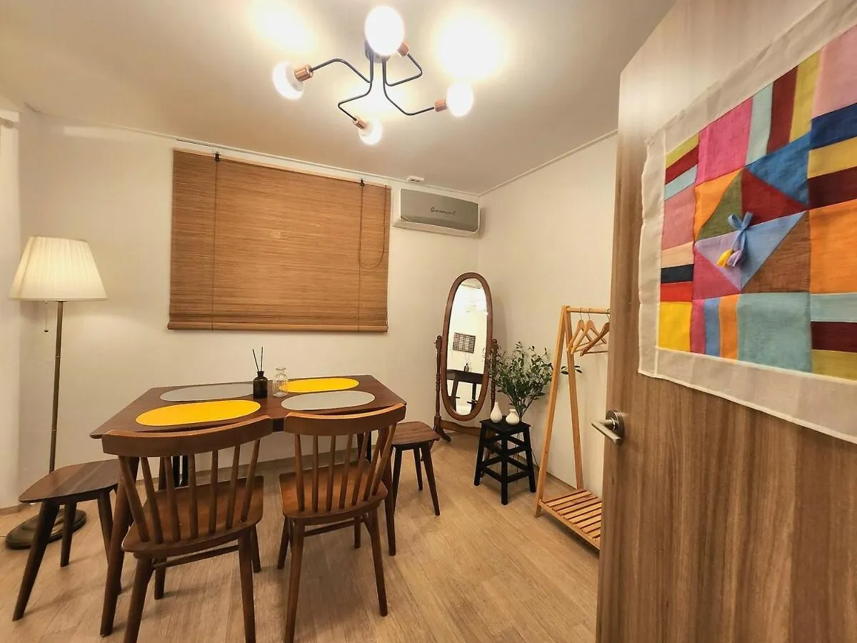 Apartment Stay Byulbam - 5Mins To Hyochang Park Station Seoul South Korea